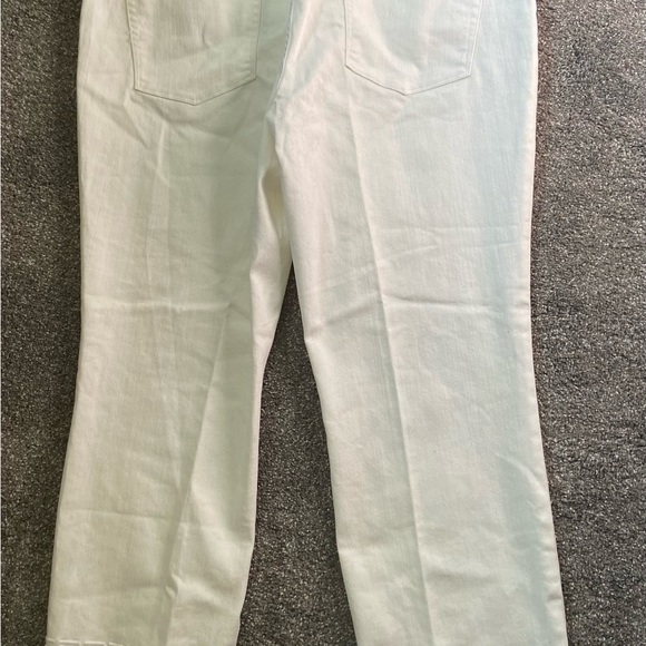 NWT Coldwater Creek denim slim leg w/ cutout embroidered ankle.  White size 16 - Picture 3 of 7